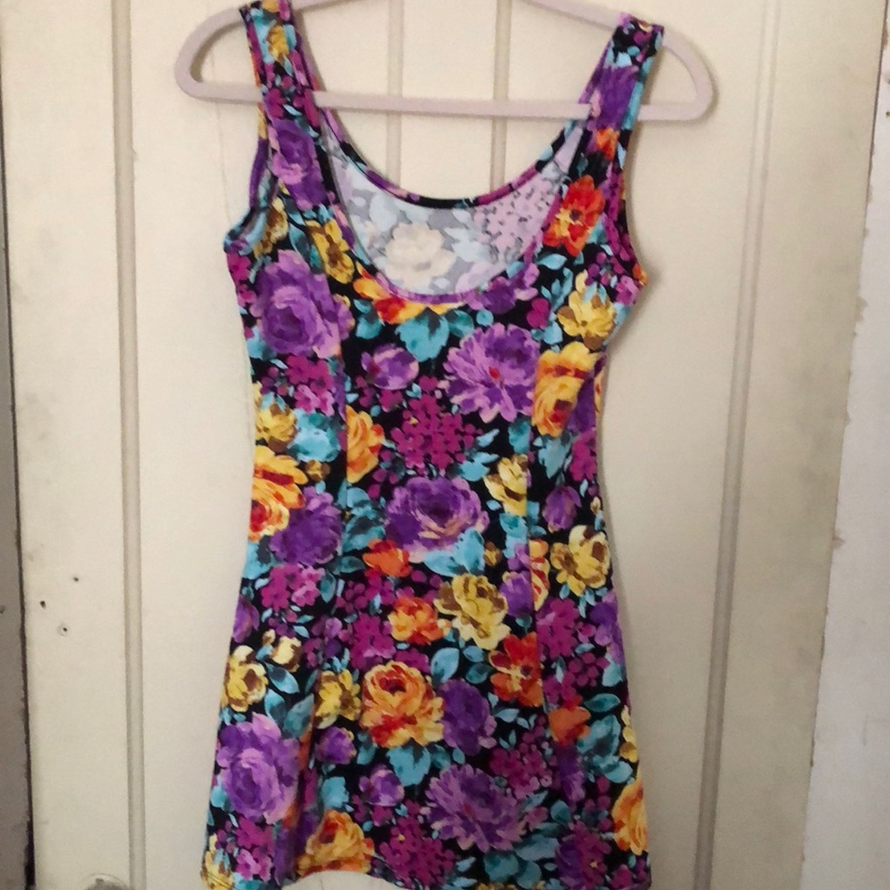 Dress - Picture 3 of 4